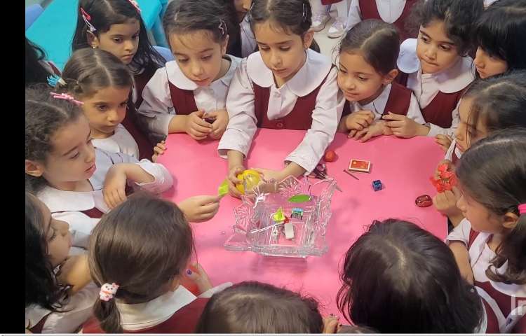 فعالیت کلاسی کودکستان دخترانه پرتوعلوی شیراز